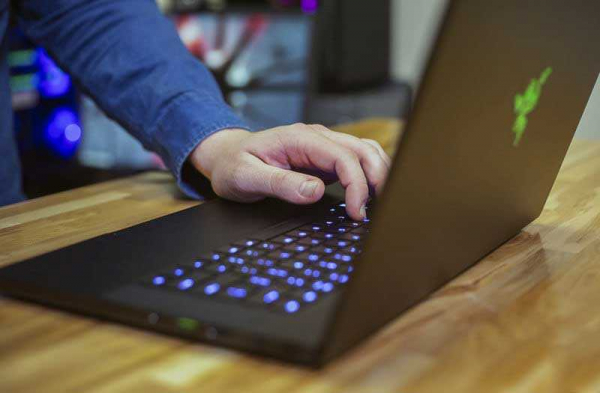 Обзор Razer Blade (2019): отличный ноутбук для игр и работы